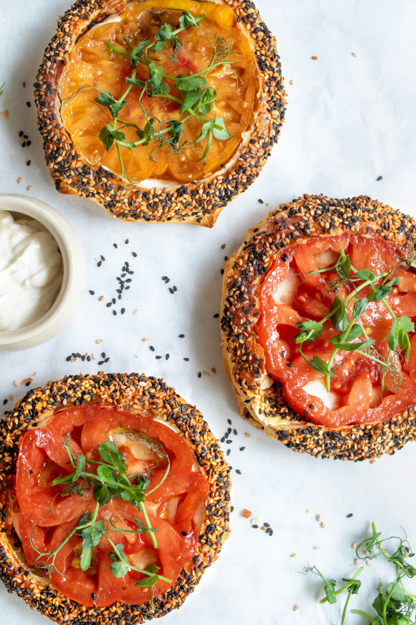 Tomatentaartjes met fetacrème - Full of Food Tomatentaartjes met fetacrème - Full of Food